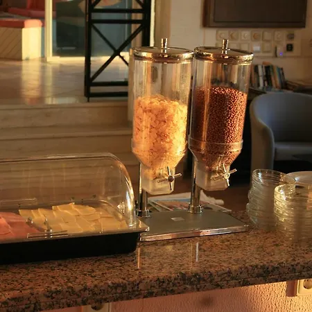 Aegli Hotel 2*