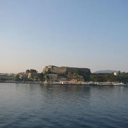 αίγλη Ξενοδοχείο Πέραμα